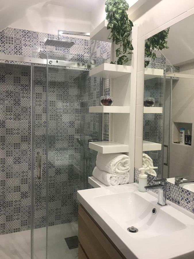 Apartament Napoli A Chiaia Zewnętrze zdjęcie